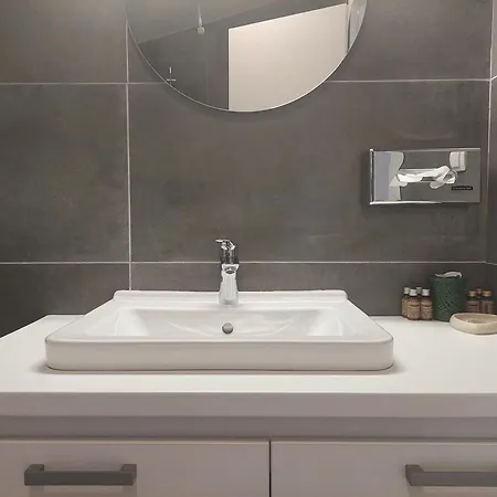 Villa 308 *